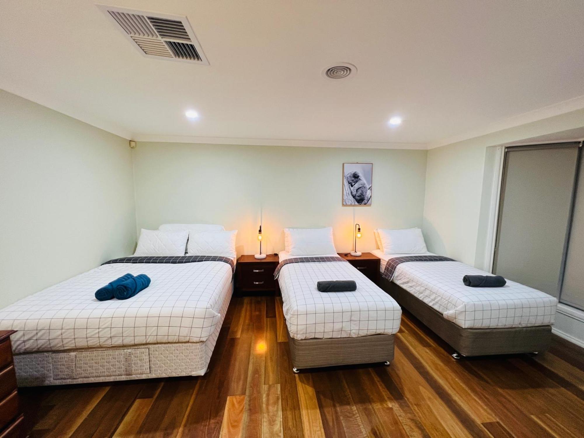 Spacious 6 Bedroom Holiday Home 15 Min Away From Melbourne Airport Sydenham Exterior photo