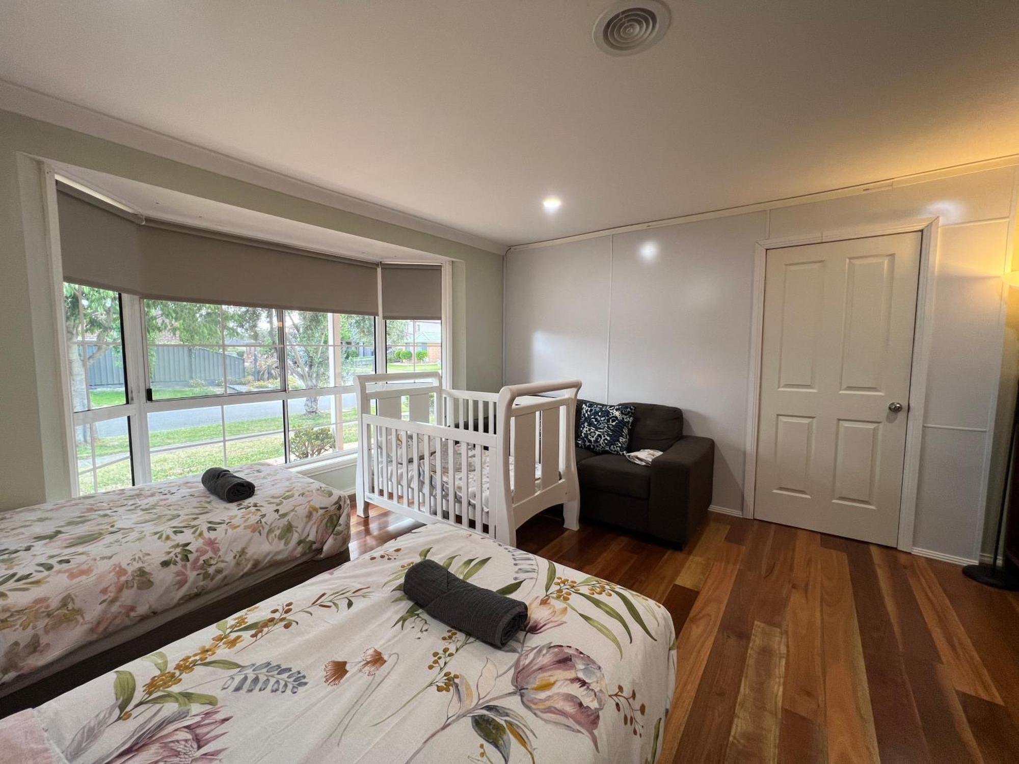 Spacious 6 Bedroom Holiday Home 15 Min Away From Melbourne Airport Sydenham Exterior photo