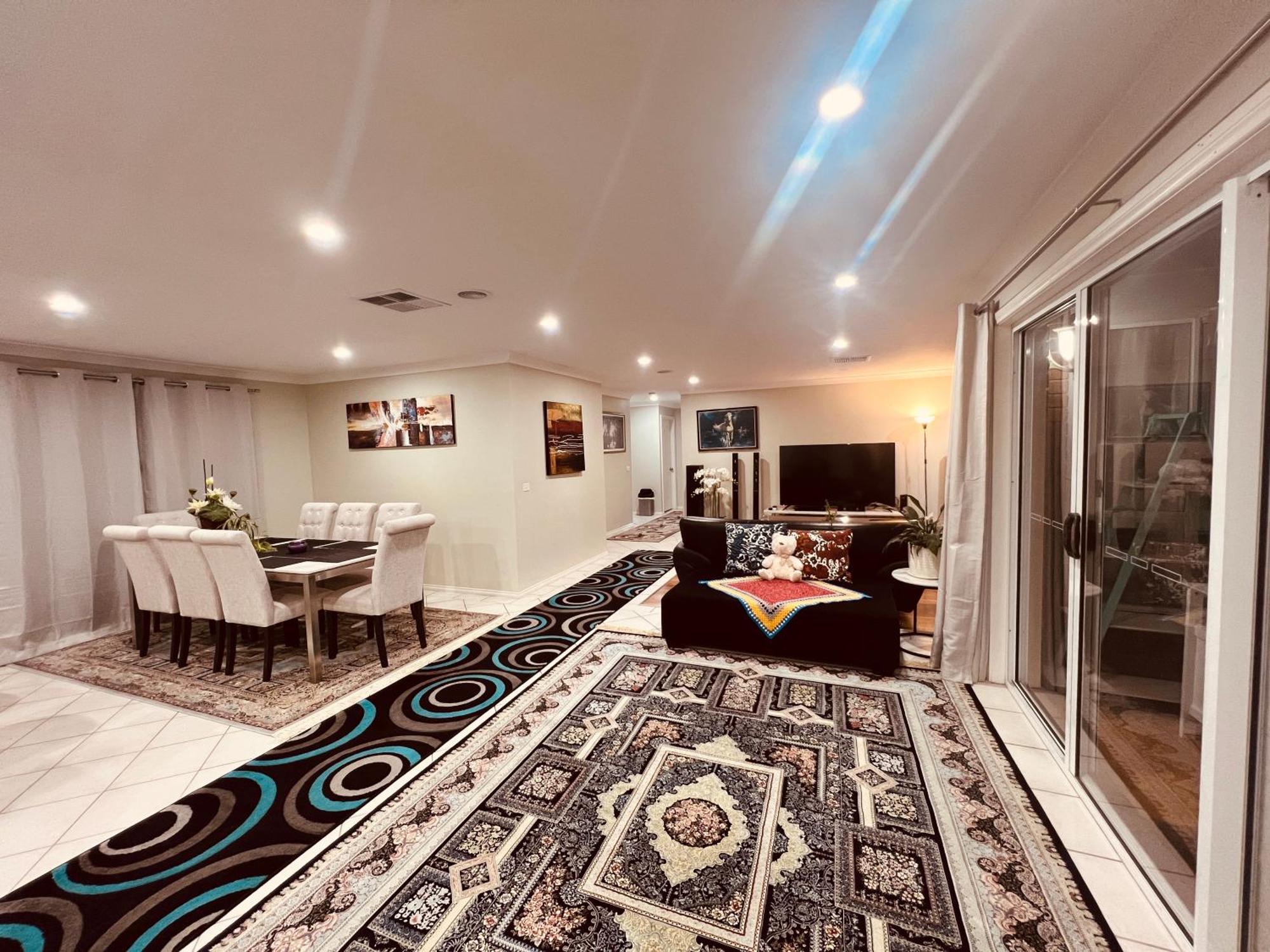 Spacious 6 Bedroom Holiday Home 15 Min Away From Melbourne Airport Sydenham Exterior photo