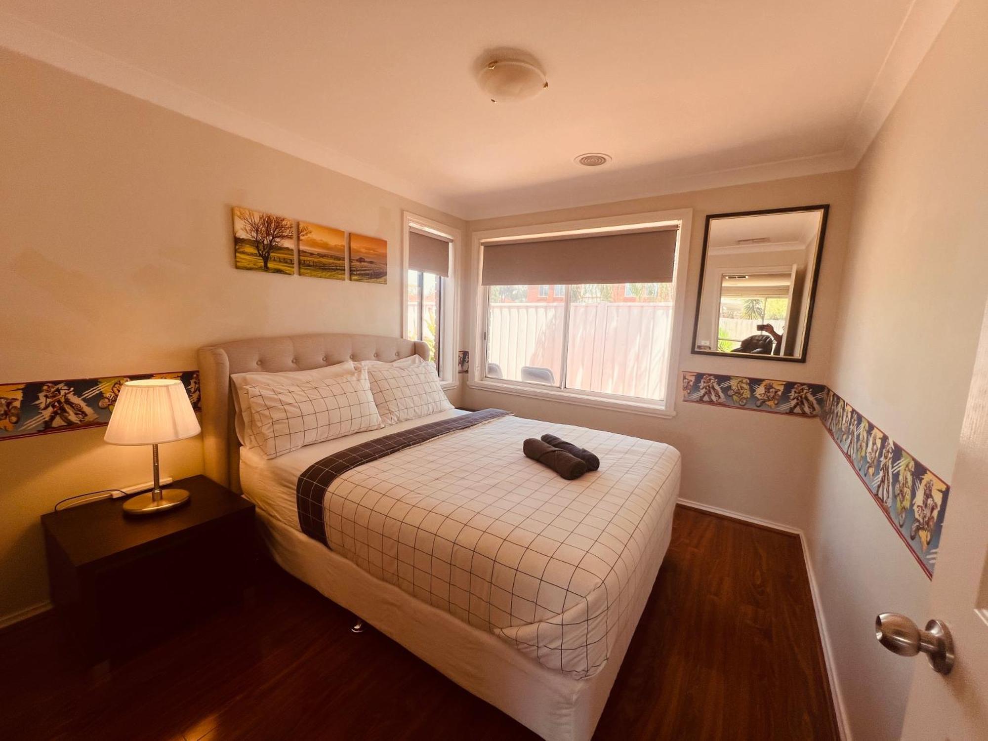 Spacious 6 Bedroom Holiday Home 15 Min Away From Melbourne Airport Sydenham Exterior photo