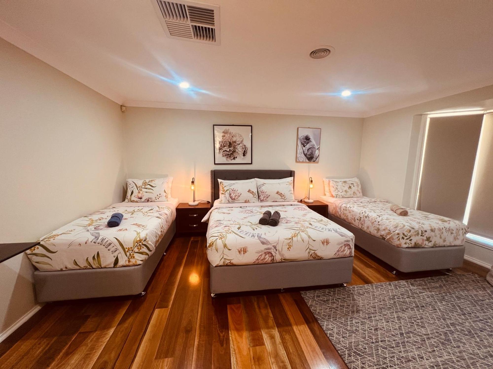 Spacious 6 Bedroom Holiday Home 15 Min Away From Melbourne Airport Sydenham Exterior photo