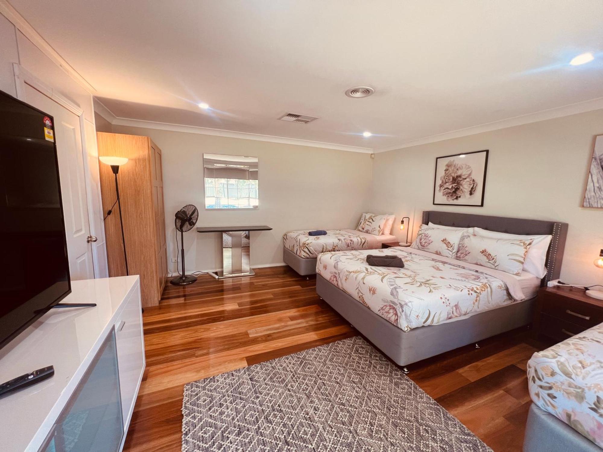 Spacious 6 Bedroom Holiday Home 15 Min Away From Melbourne Airport Sydenham Exterior photo