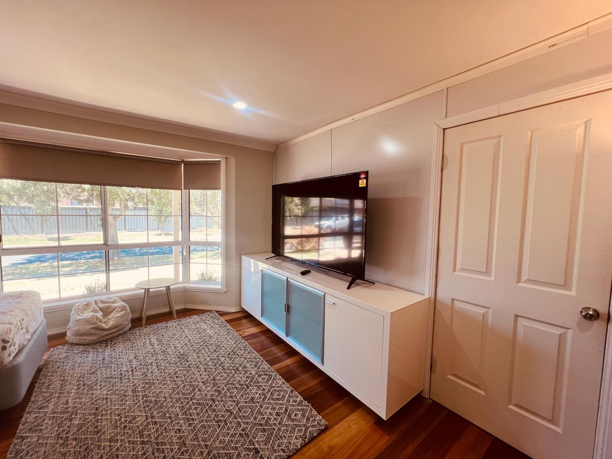 Spacious 6 Bedroom Holiday Home 15 Min Away From Melbourne Airport Sydenham Exterior photo
